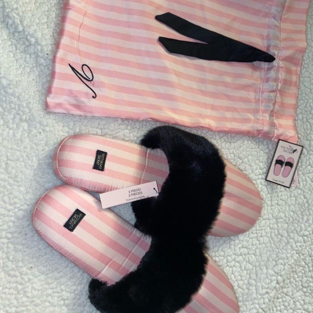 Victoria Secret- Slippers & gift bag